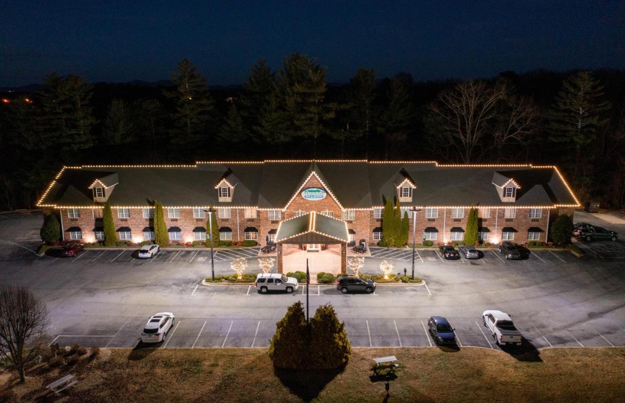 Mountain Inn & Suites Флет Рок Екстериор снимка