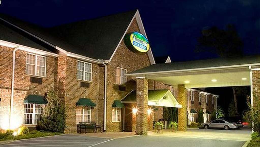 Mountain Inn & Suites Флет Рок Екстериор снимка